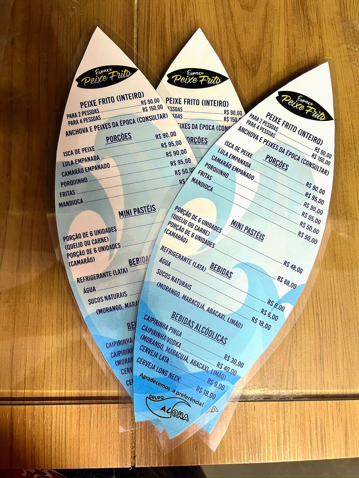 Cardápios personalizados em formato de peixe